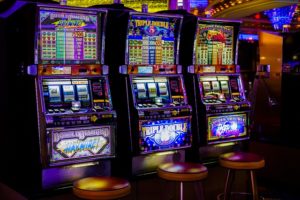 ¿Cómo ganar en las máquinas del casino?
